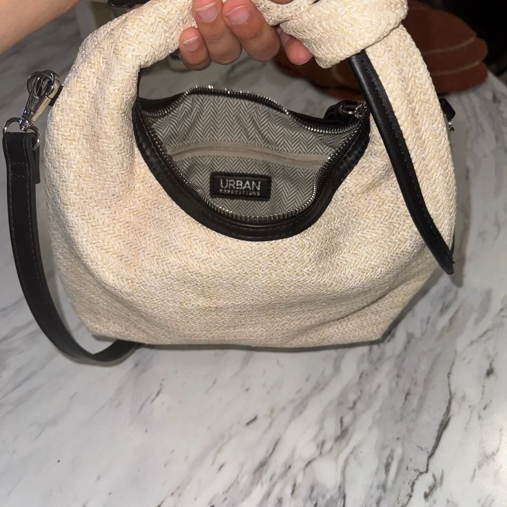 NWT Urban Expressions Beige and Black Crossbody Bag - Picture 8 of 15